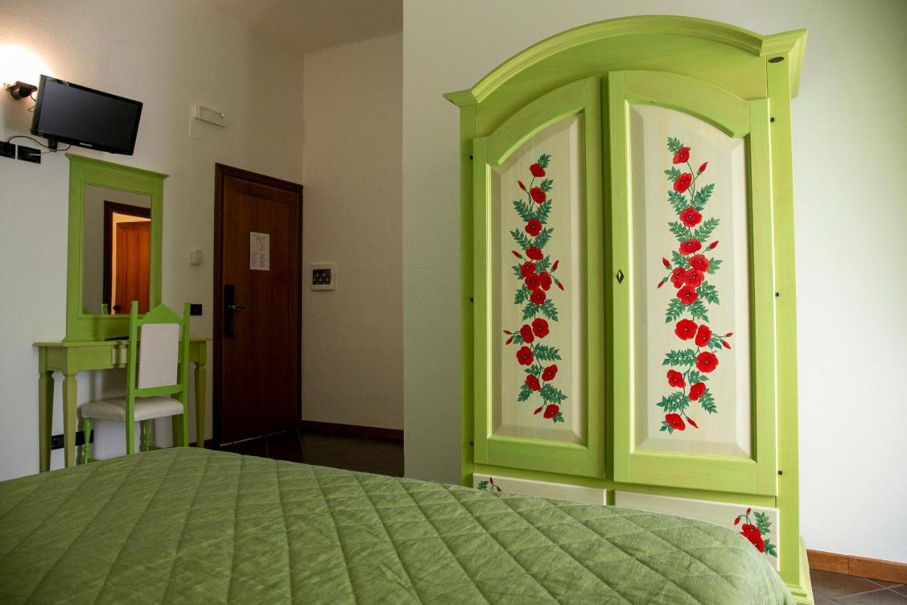 La Villetta Food & Drink Rooms For Rent - No Reception - LʼAquila Exterior foto