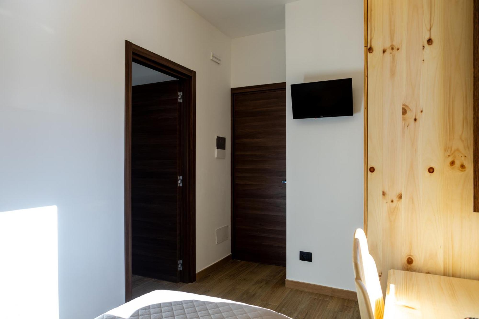 La Villetta Food & Drink Rooms For Rent - No Reception - LʼAquila Exterior foto